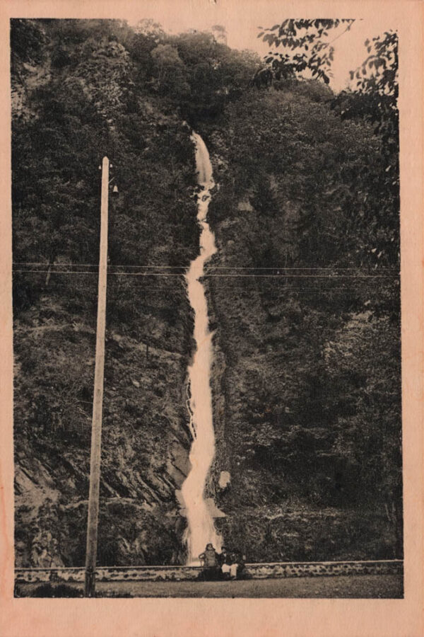 02043_Borjomi_Waterfall_in_mineral_water_park
